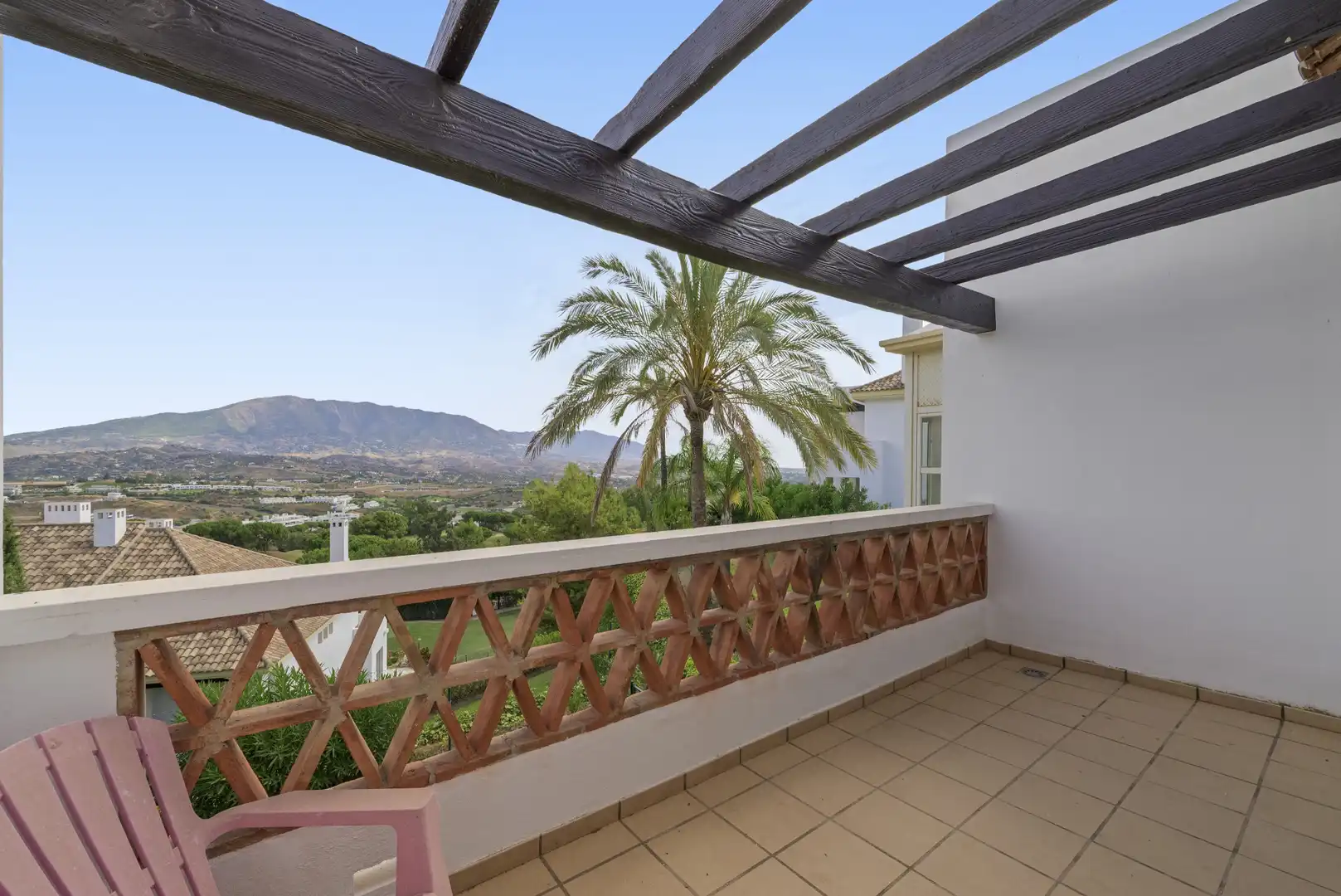 Terrasse von Einfamilien-Reihenhaus zum Verkauf in Mijas mit Klimaanlage, Privatgarten und Terrasse