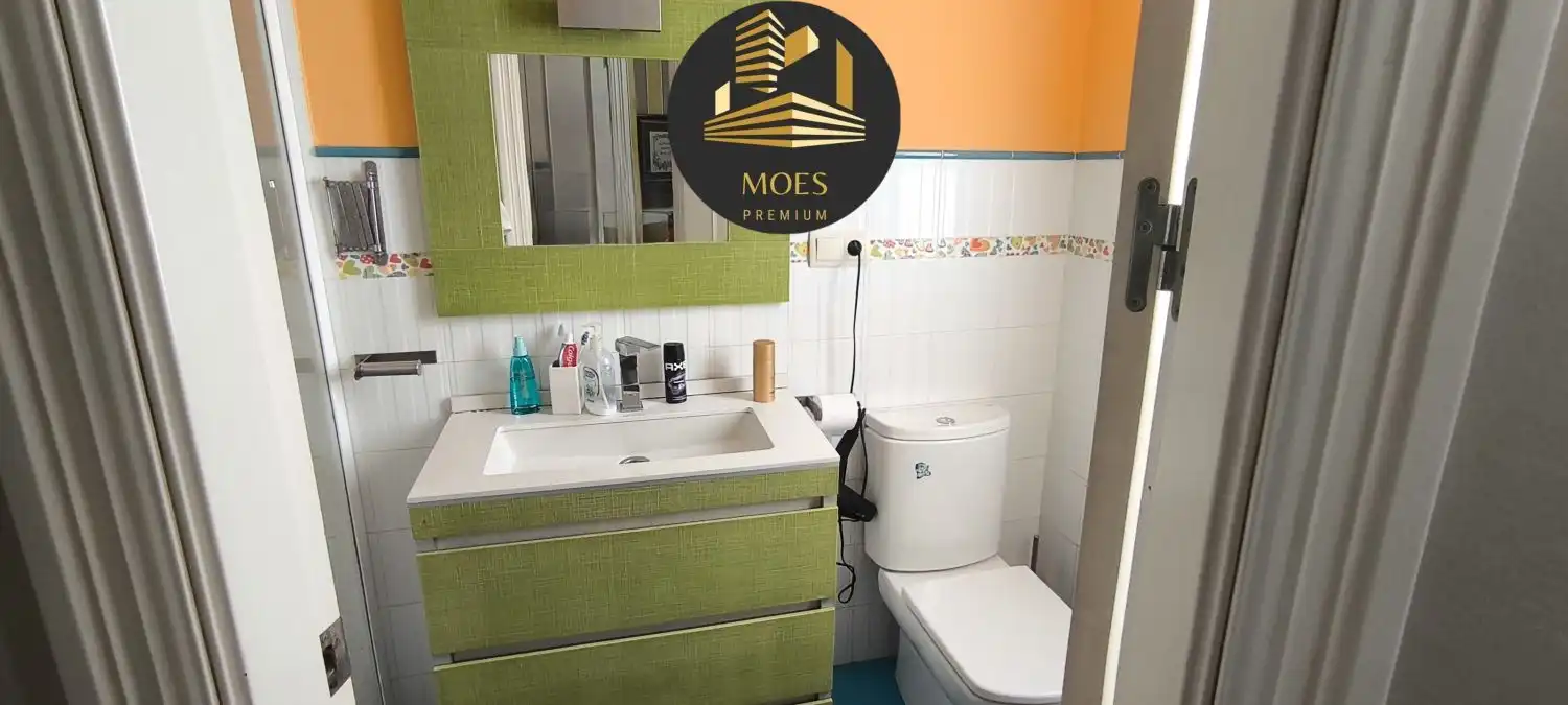 Badezimmer von Wohnung zum Verkauf in Linares mit Klimaanlage und Heizung