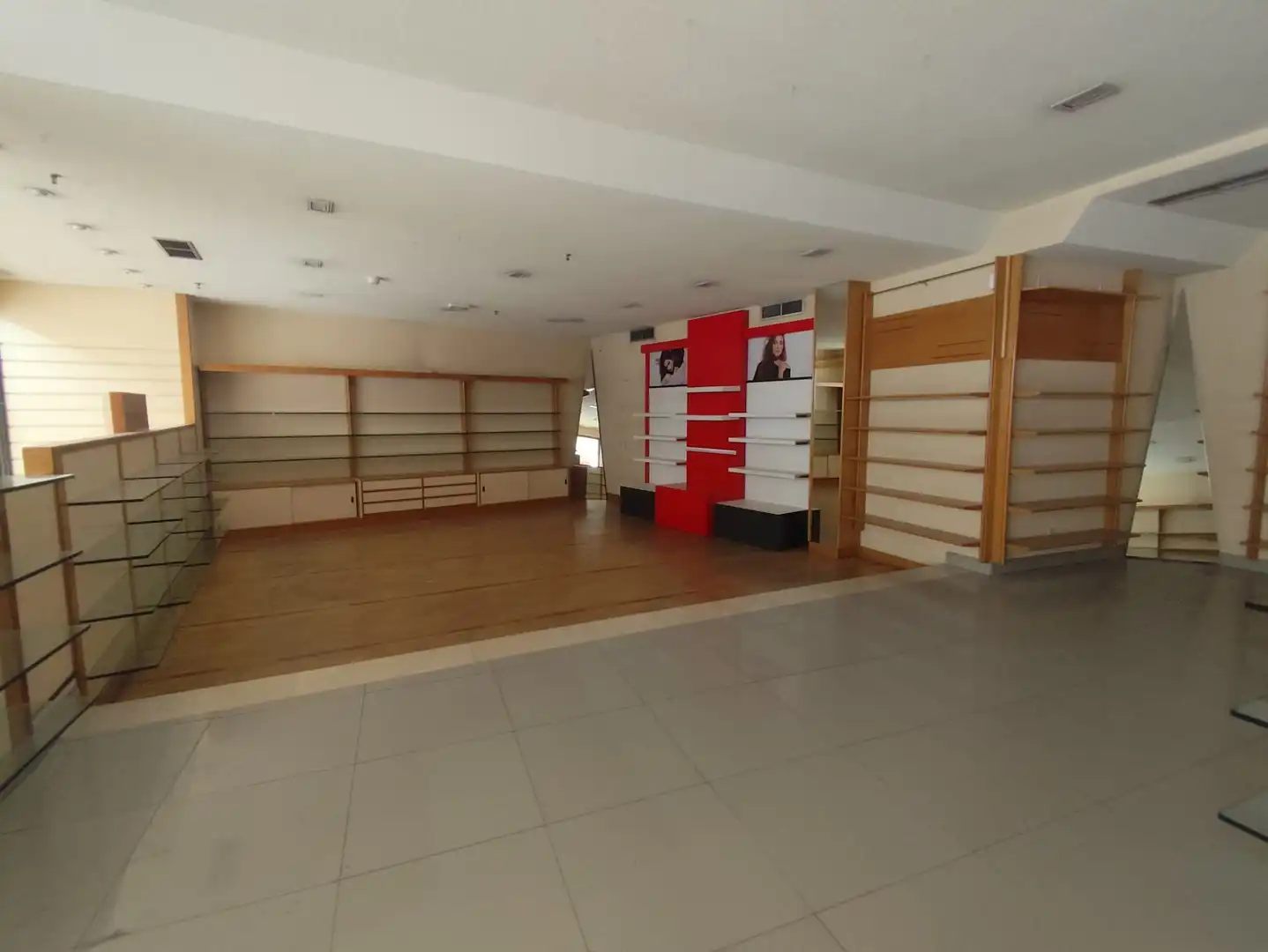 Local comercial en venta en Avenida de la Constitución, imagen 6