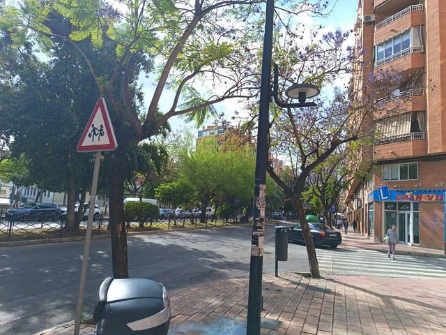 Local comercial en Alquiler en Altozano - Conde Lumiares