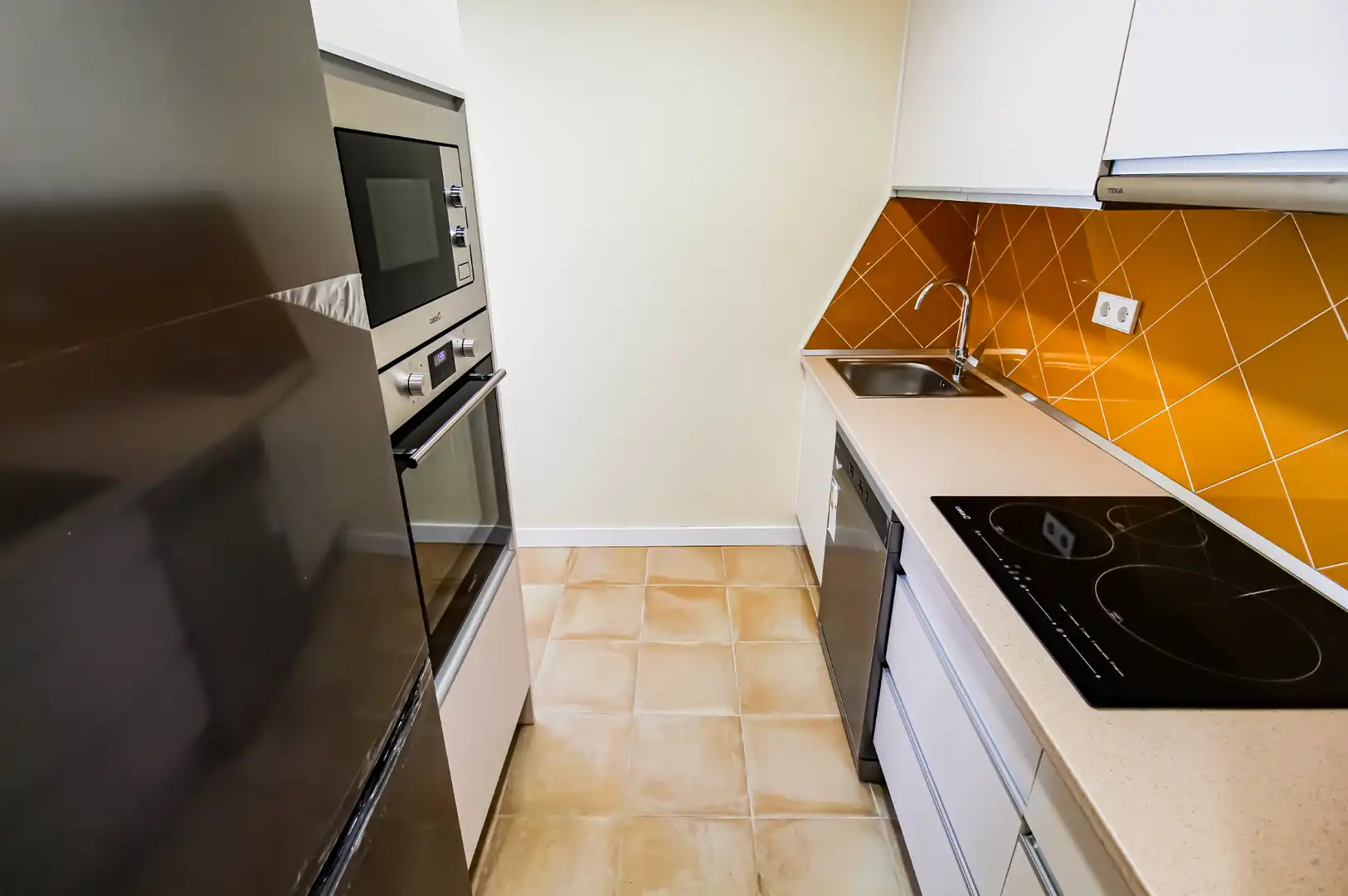 Kitchen of Flat for rent in Madrid  with Air Conditioner, Heating and Storage room