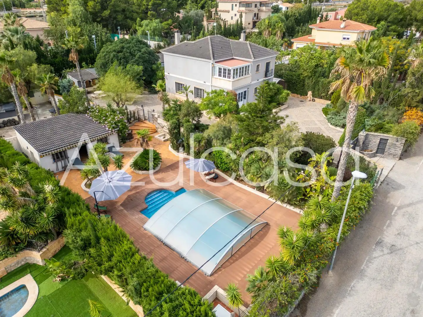 Vista exterior de Casa o xalet en venda en Alicante / Alacant amb Aire condicionat, Jardí privat i Terrassa