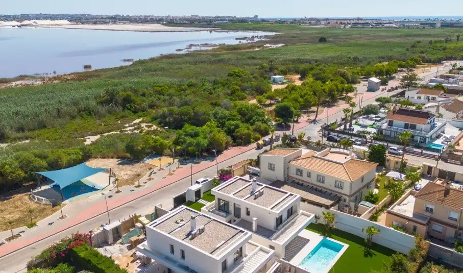 Houses for sale in Torrevieja  with Air Conditioner, Private garden and Terrace