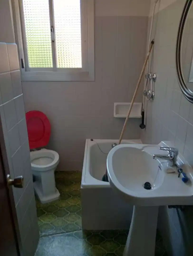 Baño de Piso en venta en Bilbao  con Lavadora, Microondas y Balcón