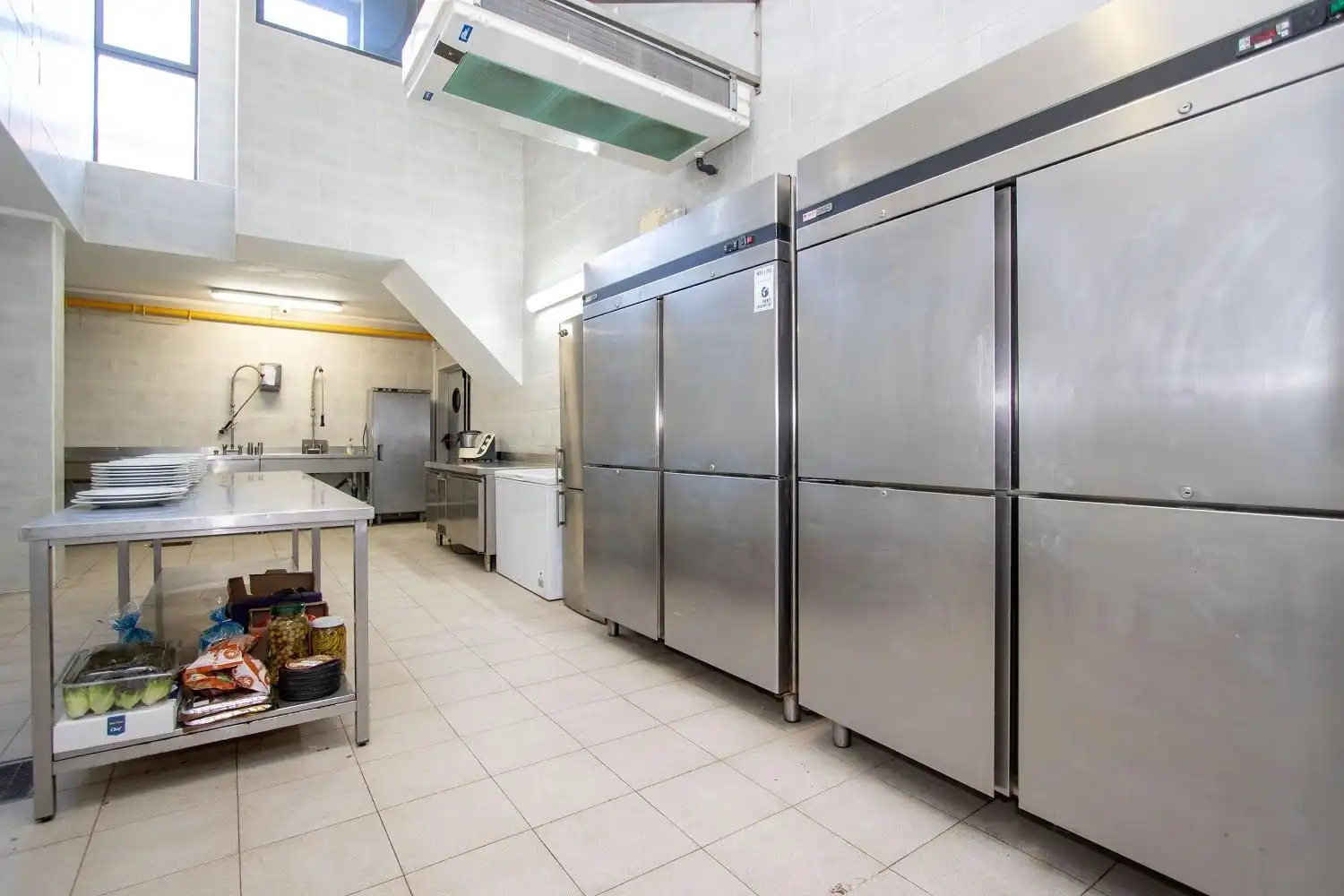 Cocina de Local en venta en Castellón de la Plana / Castelló de la Plana con Aire acondicionado