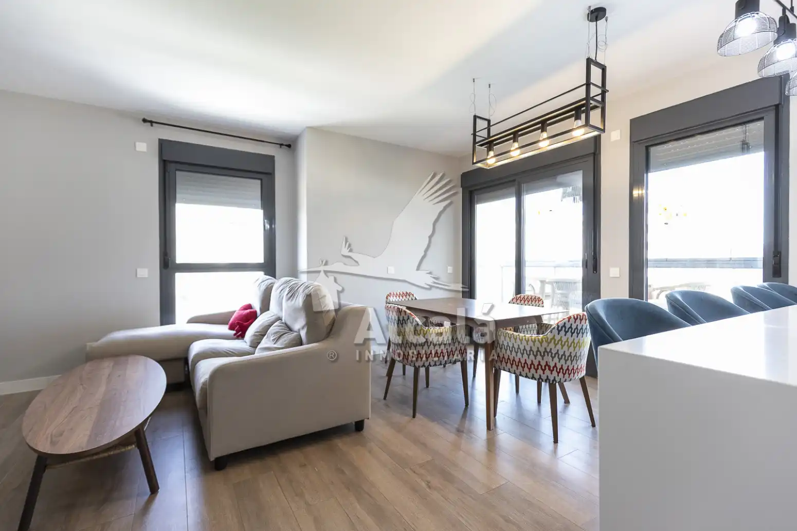 Sala d'estar de Àtic en venda en Rivas-Vaciamadrid amb Aire condicionat, Calefacció i Jardí privat