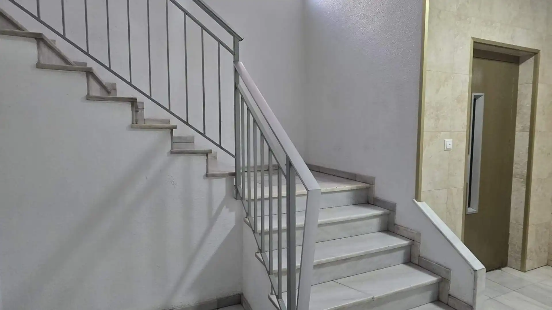 Piso en venta en Elche / Elx con Balcón