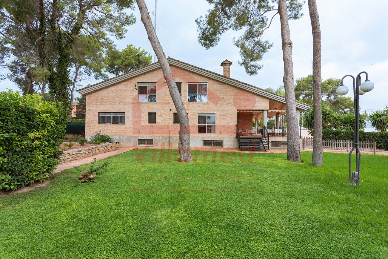 Jardí de Casa o xalet en venda en L'Eliana amb Aire condicionat, Calefacció i Jardí privat