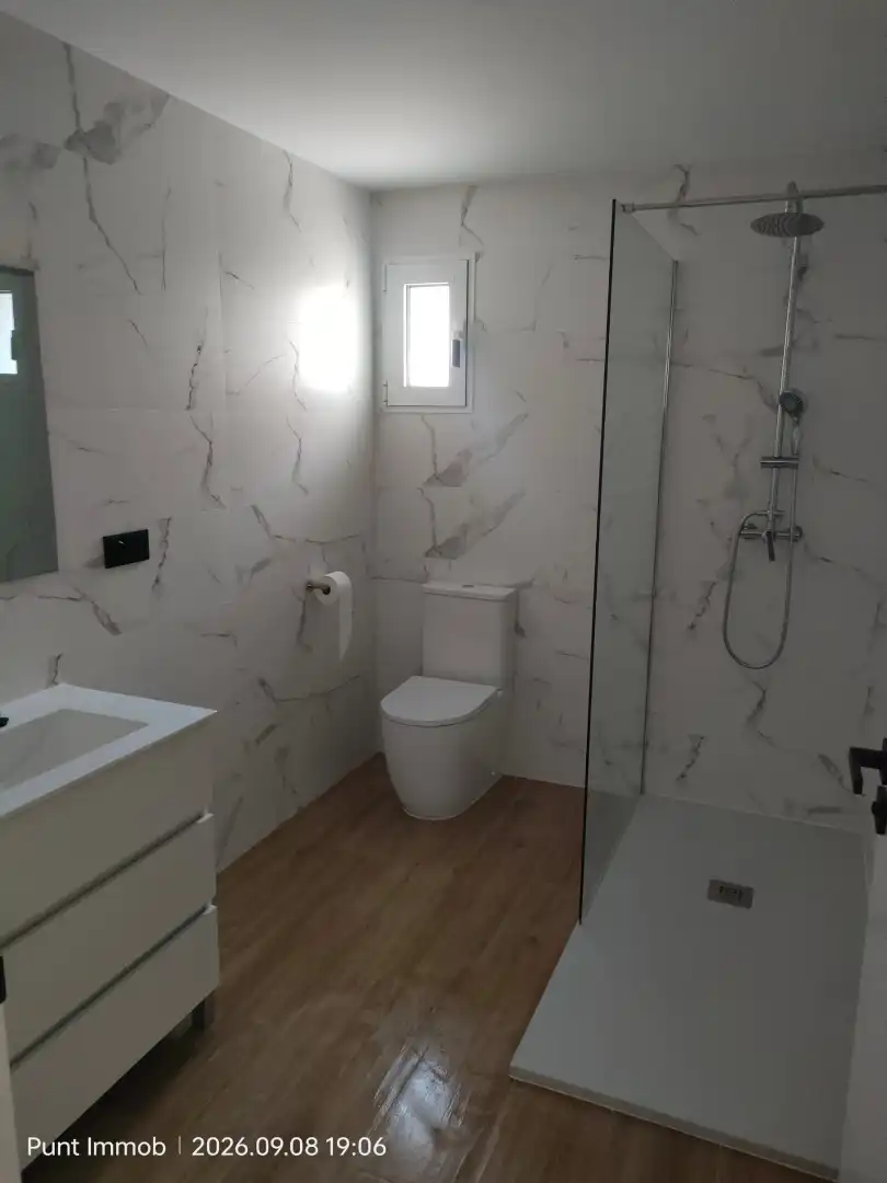 Badezimmer von Wohnung zur Miete in Xàtiva mit Klimaanlage, Heizung und Ofen