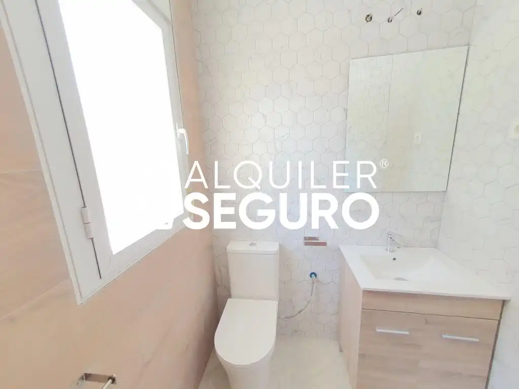 Bathroom of Houses for rent in Batres  with Heating, Terrace and Swimming Pool