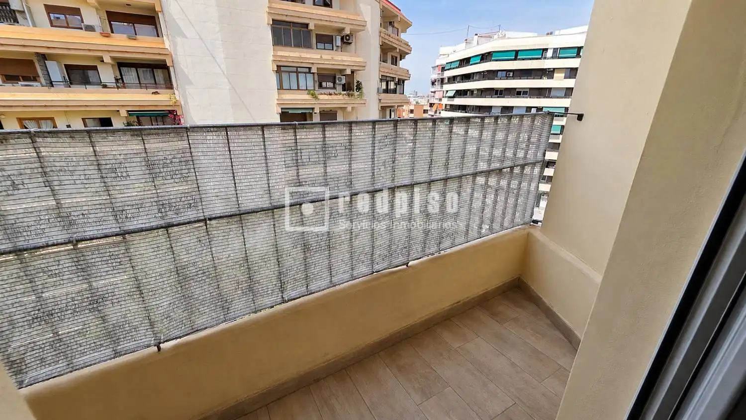Terraza de Piso de alquiler en Valencia con Aire acondicionado y Amueblado