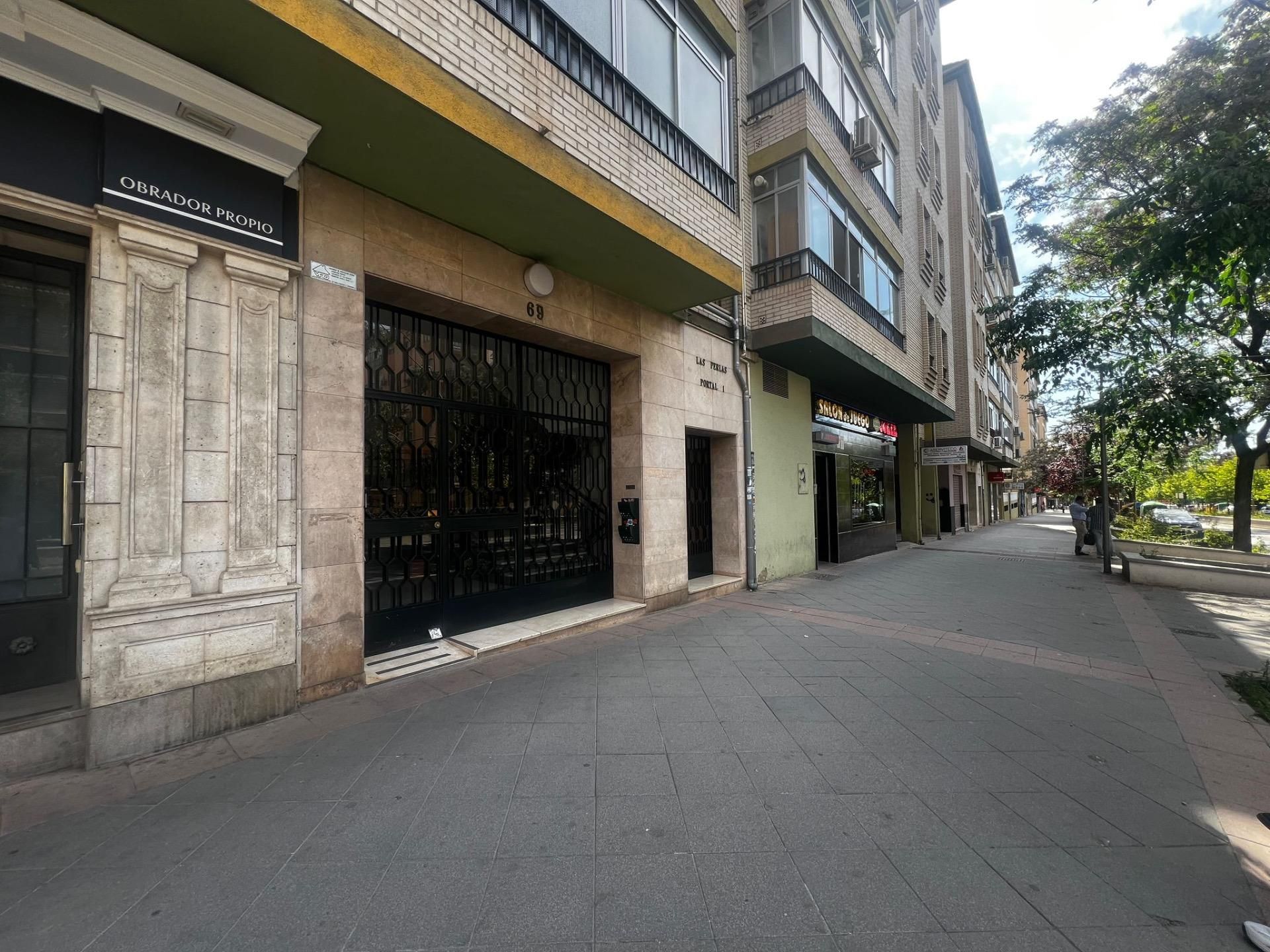 Pis en venda en  Granada Capital amb Terrassa i Balcó