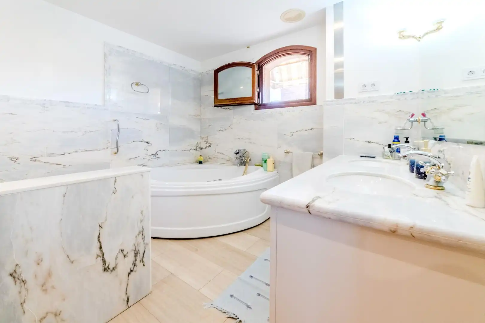 Baño de Casa o chalet en venta en Cubelles con Aire acondicionado, Calefacción y Jardín privado