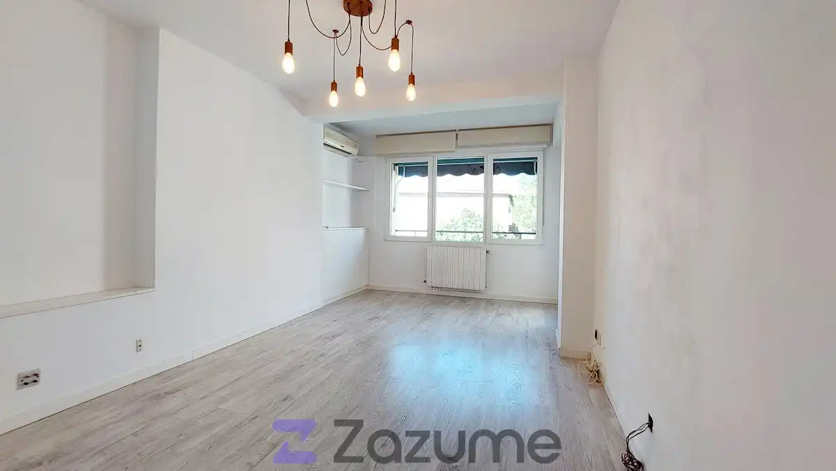 Sala de estar de Piso de alquiler en Torrelodones con Aire acondicionado, Calefacción y Jardín privado