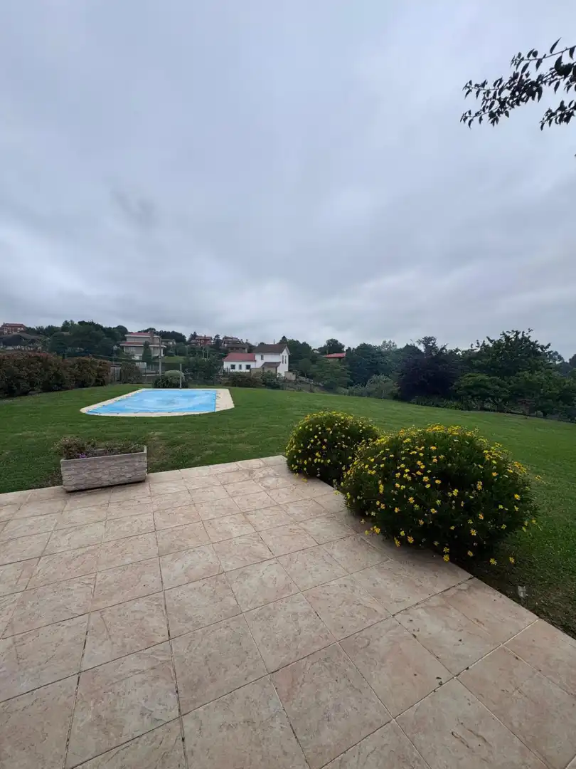 Piscina de Casa o chalet en venta en Gijón  con Calefacción, Terraza y Trastero