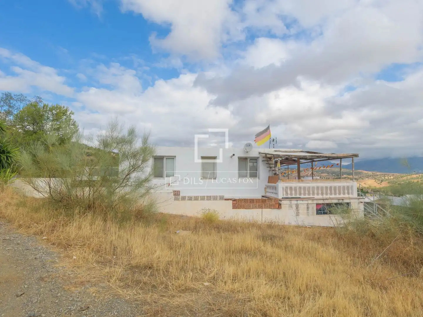 Vista exterior de Finca rústica en venda en Viñuela amb Jardí privat i Piscina