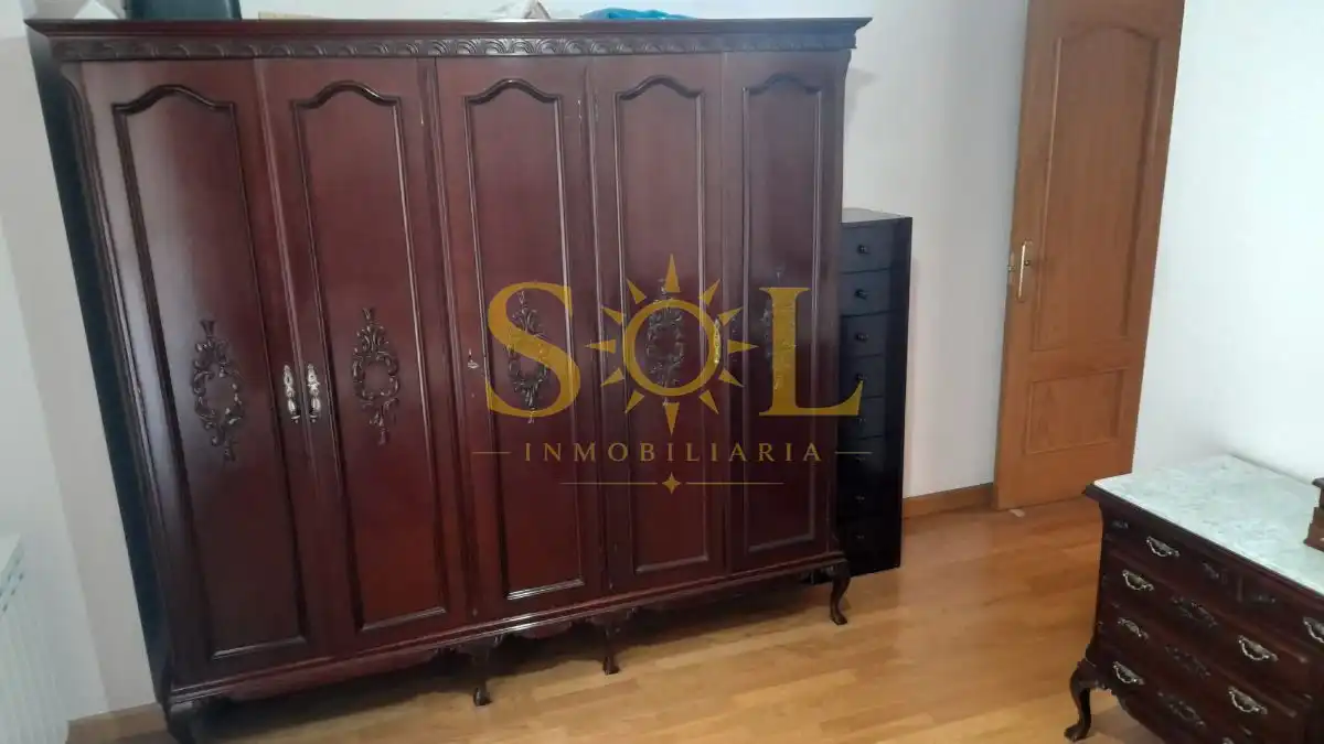 Wohnung zur Miete in Calle León Martín Granizo, La Lastra