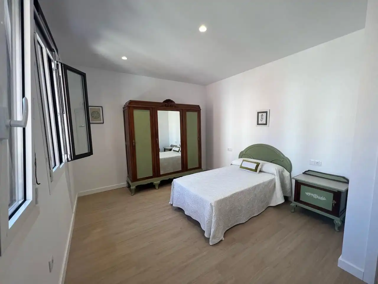 Habitación de Piso para compartir en Ourense Capital  con Calefacción, Amueblado y Balcón