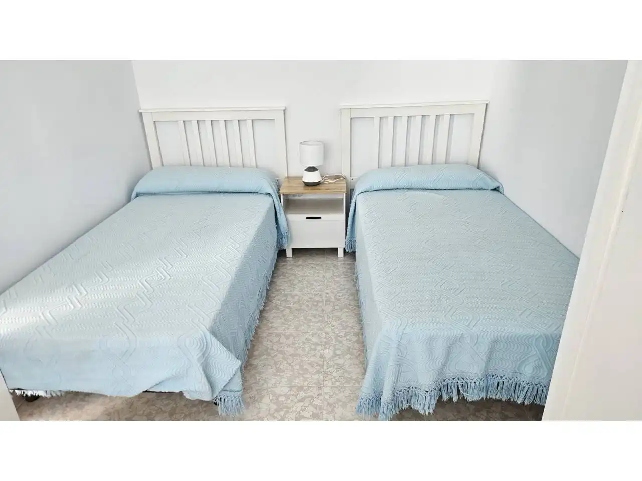Habitación de Piso de alquiler en Vilanova i la Geltrú con Jardín privado, Terraza y Amueblado