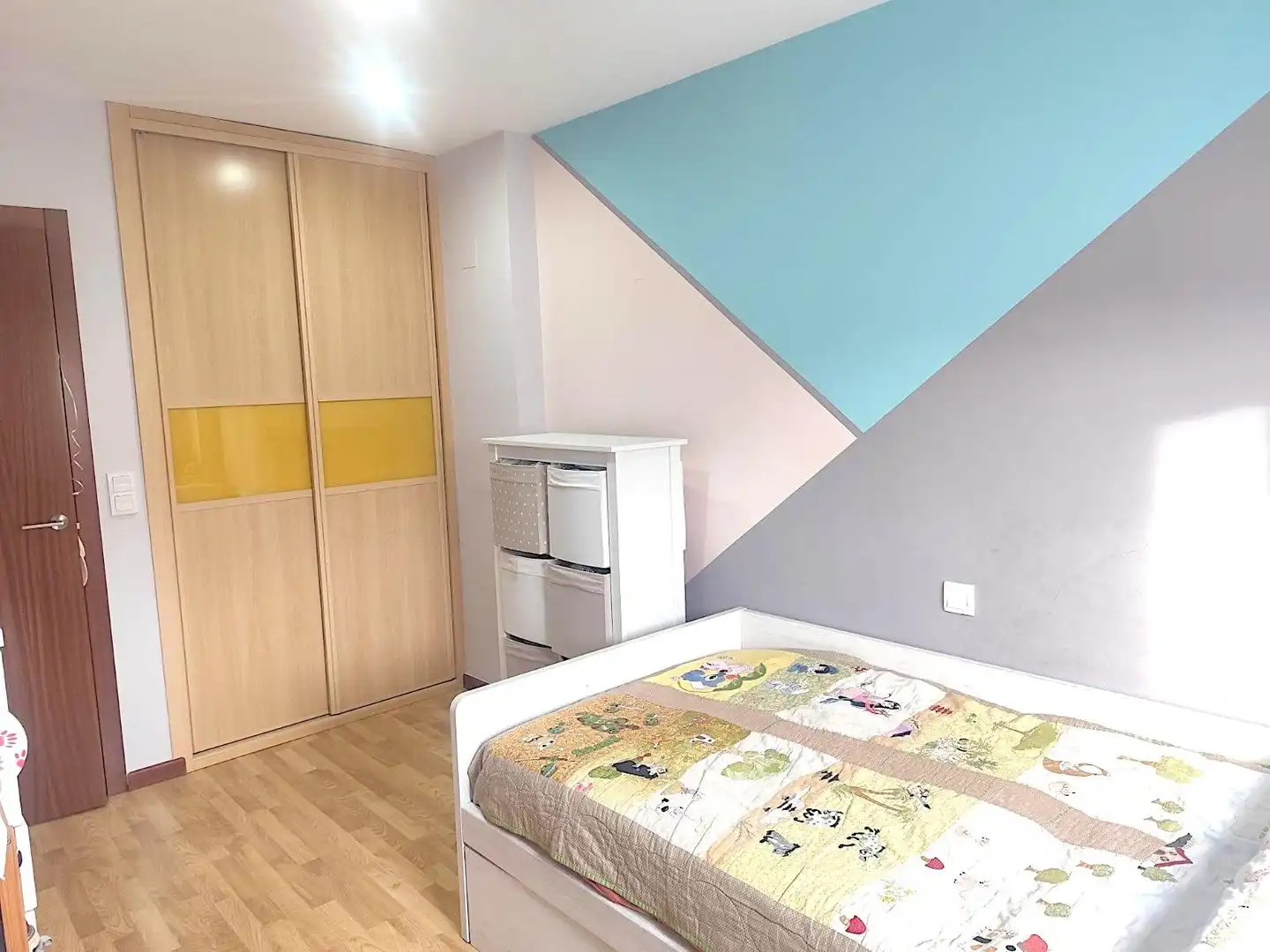 Schlafzimmer von Wohnung zum Verkauf in Cáceres mit Klimaanlage