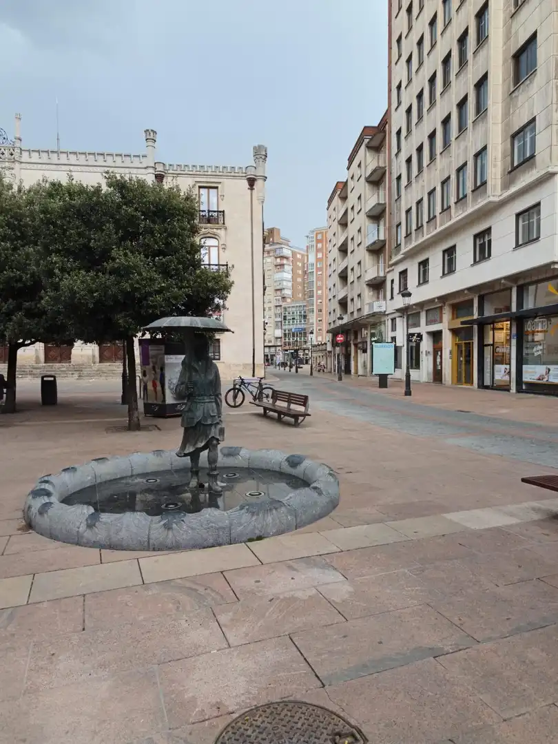 Vista exterior de Àtic en venda en Burgos amb Calefacció i Moblat