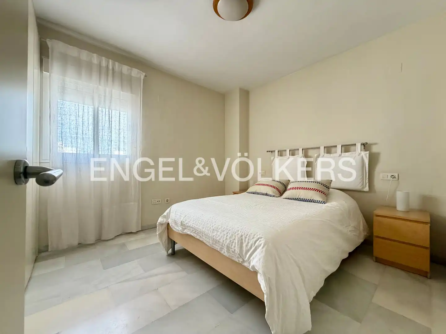 Bedroom of Flat for rent in Sevilla  with Air Conditioner, Heating and Storage room