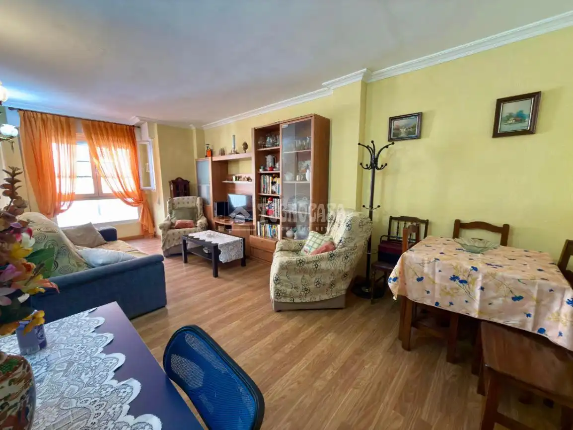 Living room of Flat for sale in León Capital   with Heating and Parquet flooring