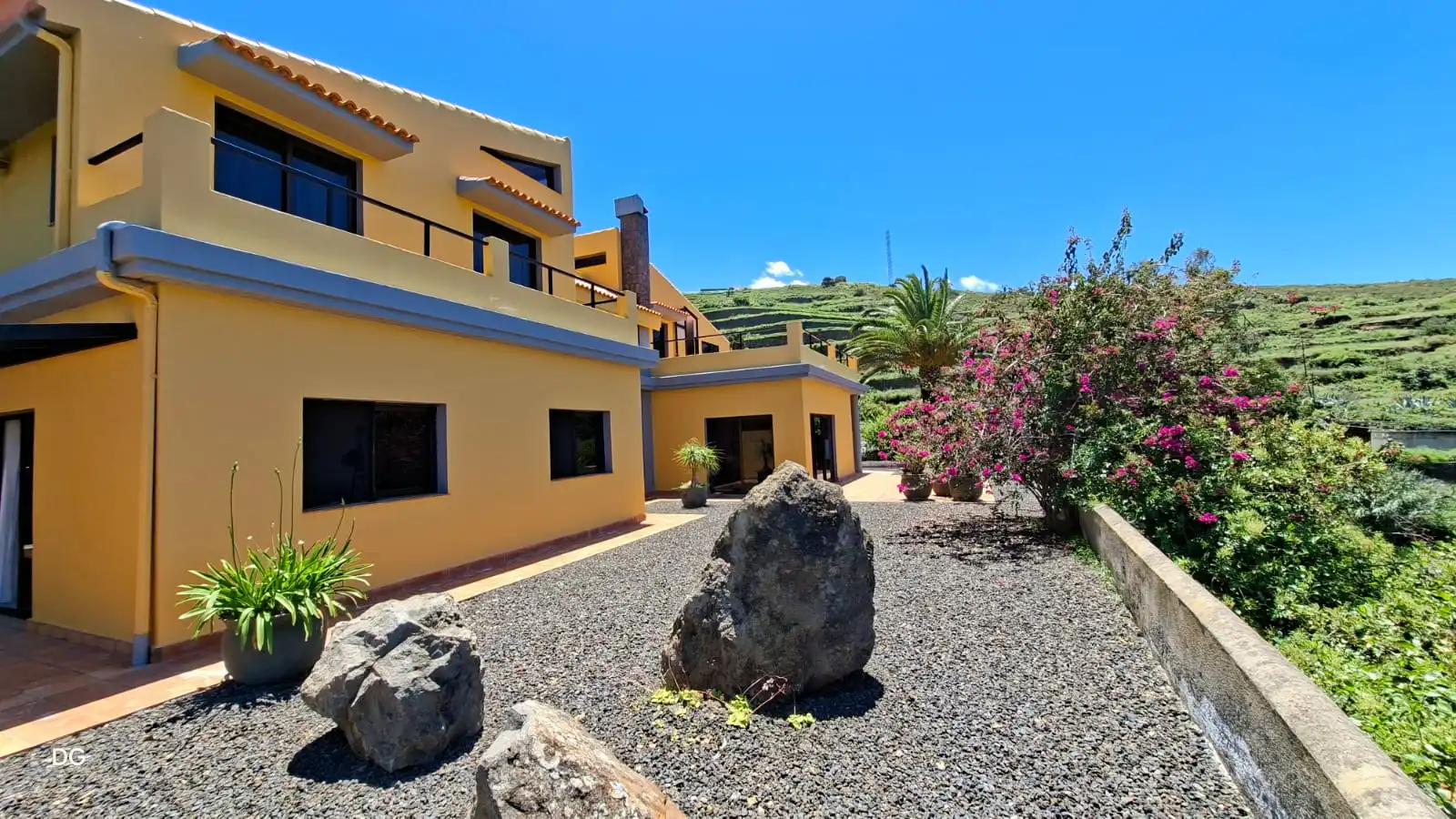 Vista exterior de Casa o xalet en venda en San Juan de la Rambla amb Jardí privat i Terrassa
