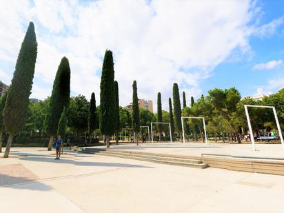 Vista exterior de Pis en venda en  Barcelona Capital amb Parquet, Forn i Balcó