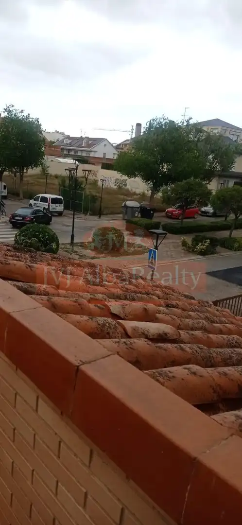 Vista exterior de Casa adosada en venta en Albacete con Aire acondicionado, Calefacción y Jardín privado