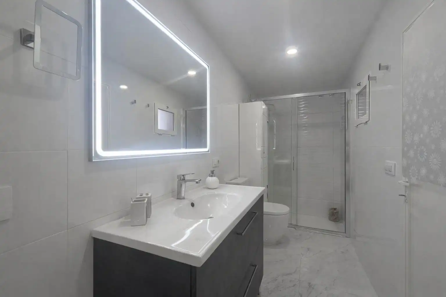 Houses for sale in Carrer d'Antoni Maria Alcover, Cristo Rey - Parque Europa