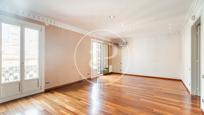 Living room of Flat for sale in  Barcelona Capital  with Air Conditioner, Heating and Terrace