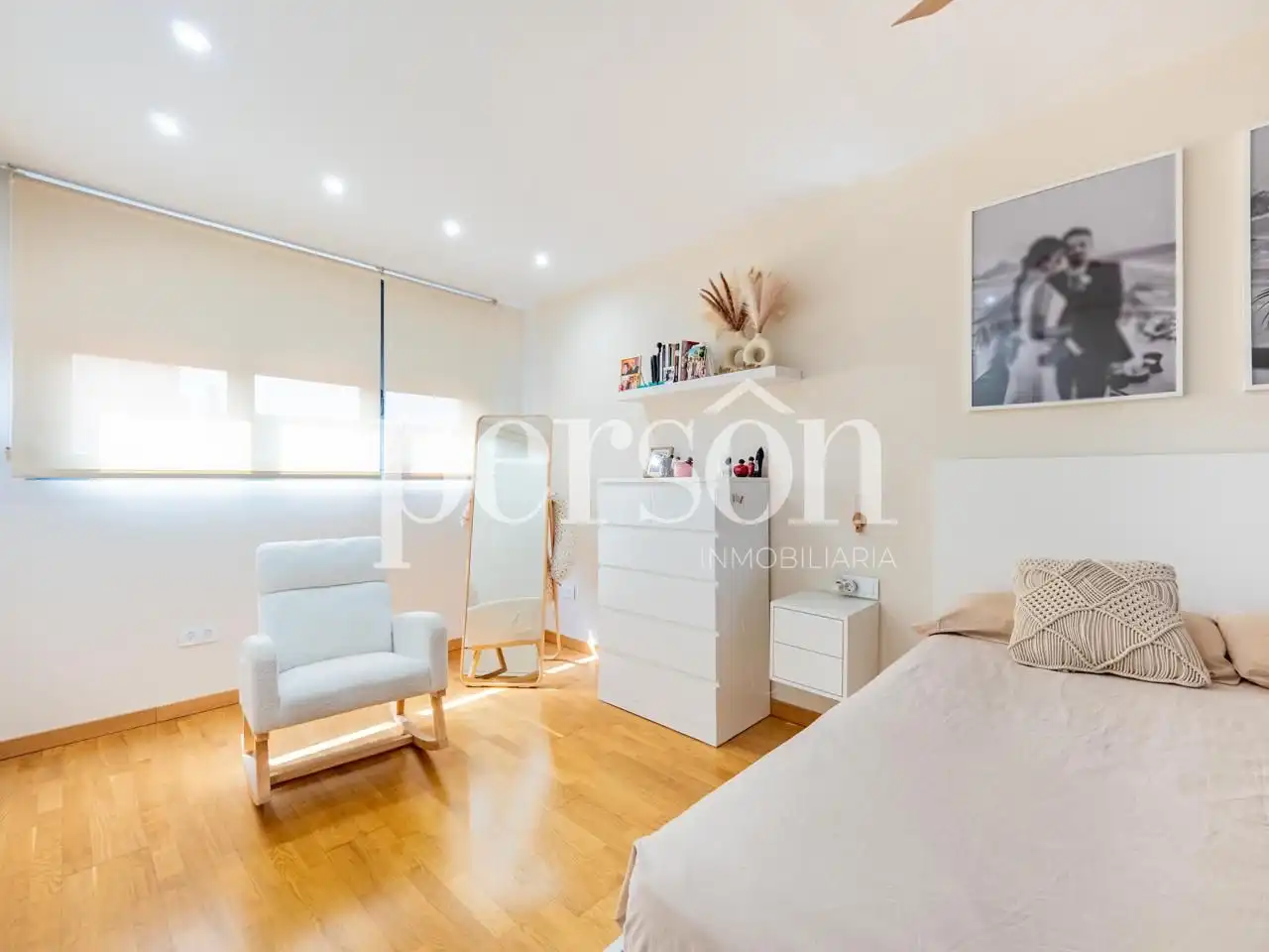 Habitación de Ático en venta en Valencia con Aire acondicionado, Terraza y Trastero