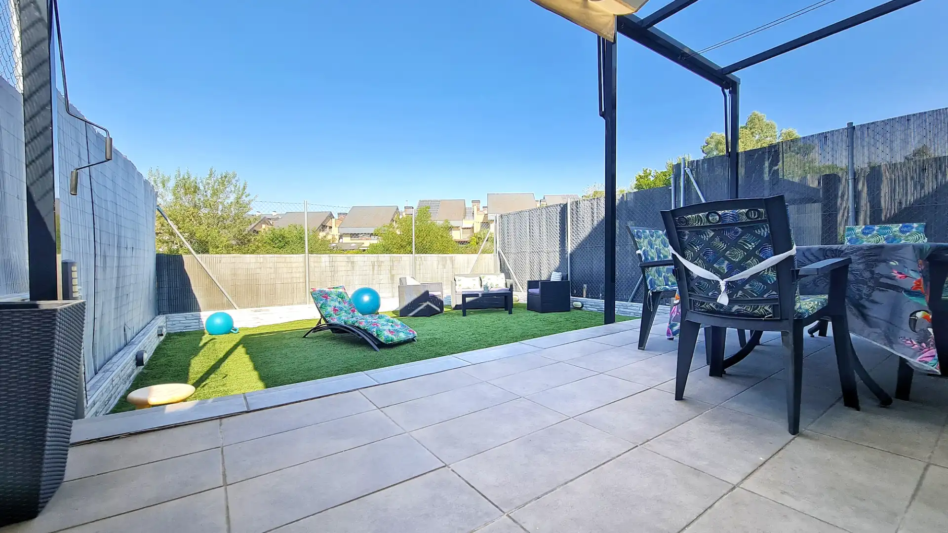 Detached homes for rent in Calle de la Navallera, Centro Comercial - Hospital