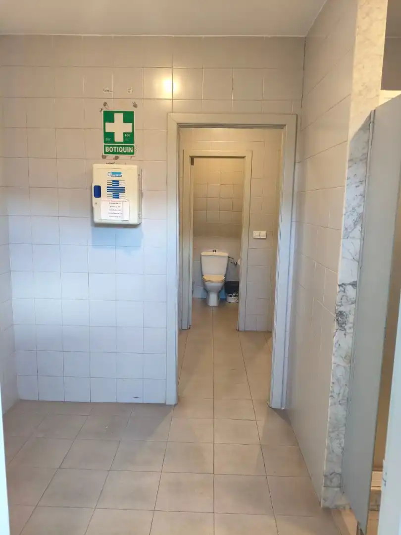 Bany de Nau industrial de lloguer en Peligros amb Calefacció i Alarma