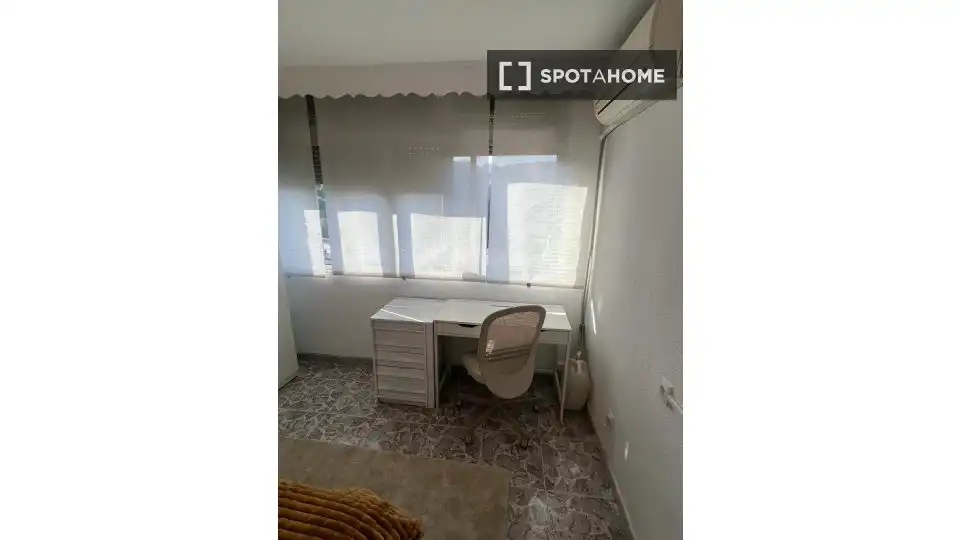 Bedroom of Flat for rent in Málaga  with Air Conditioner, Heating and Furnished