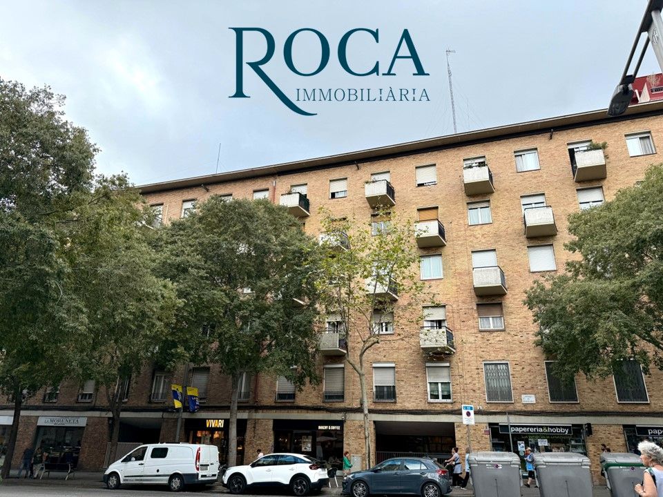 Exterior view of Attic for sale in  Barcelona Capital  with Air Conditioner and Heating