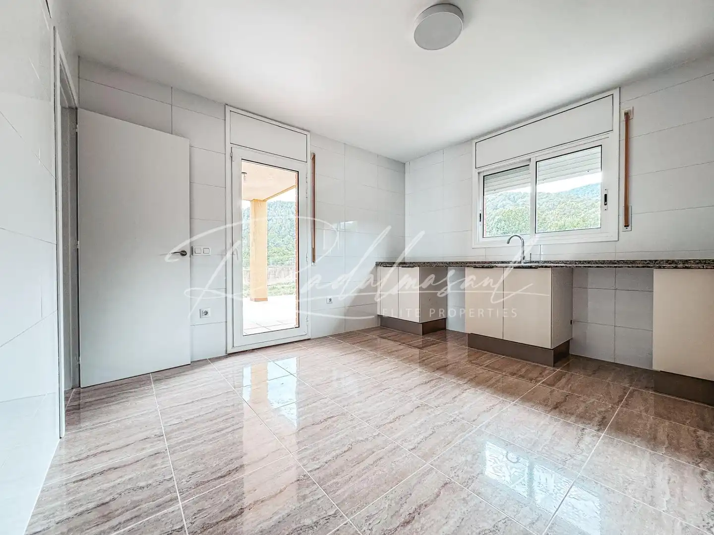 Küche von Einfamilien-Reihenhaus zum Verkauf in Alcover mit Privatgarten und Terrasse