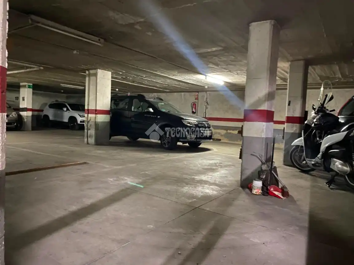 Aparcament de Garatge en venda en L'Hospitalet de Llobregat