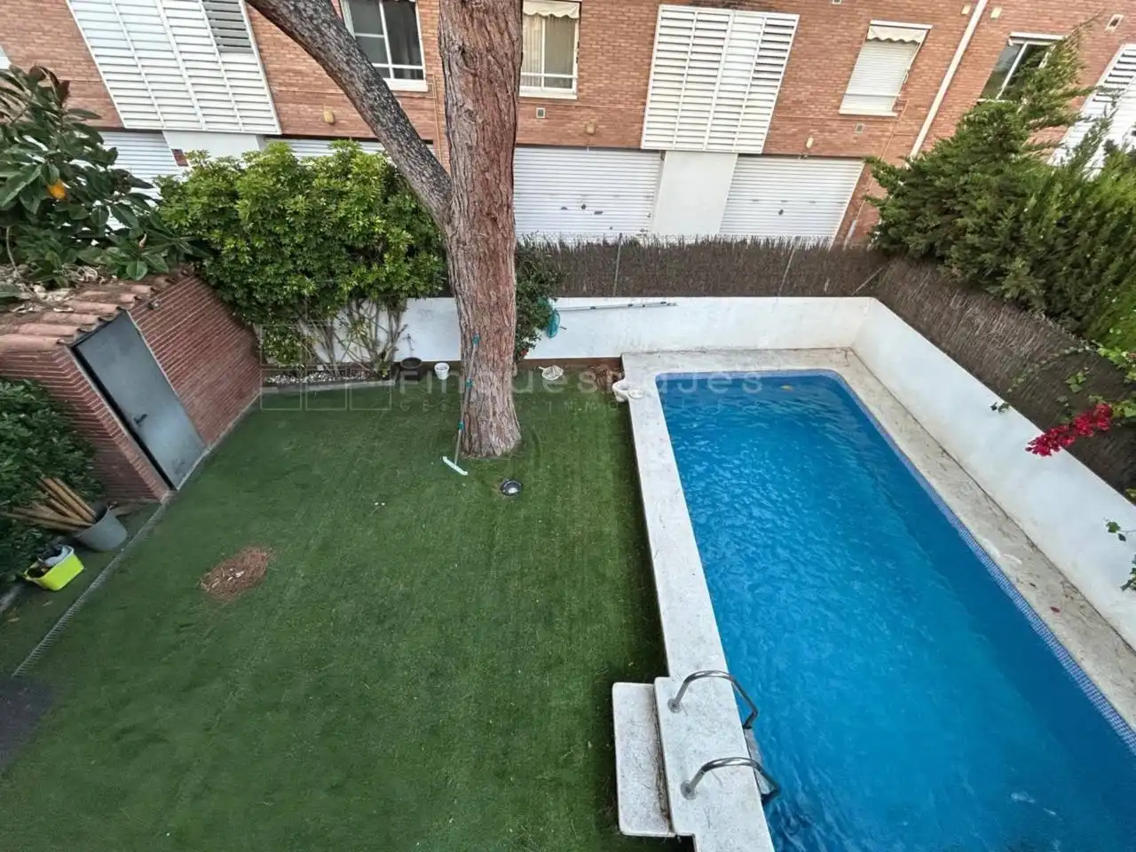Swimming pool of Houses for sale in Castelldefels  with Air Conditioner, Heating and Private garden