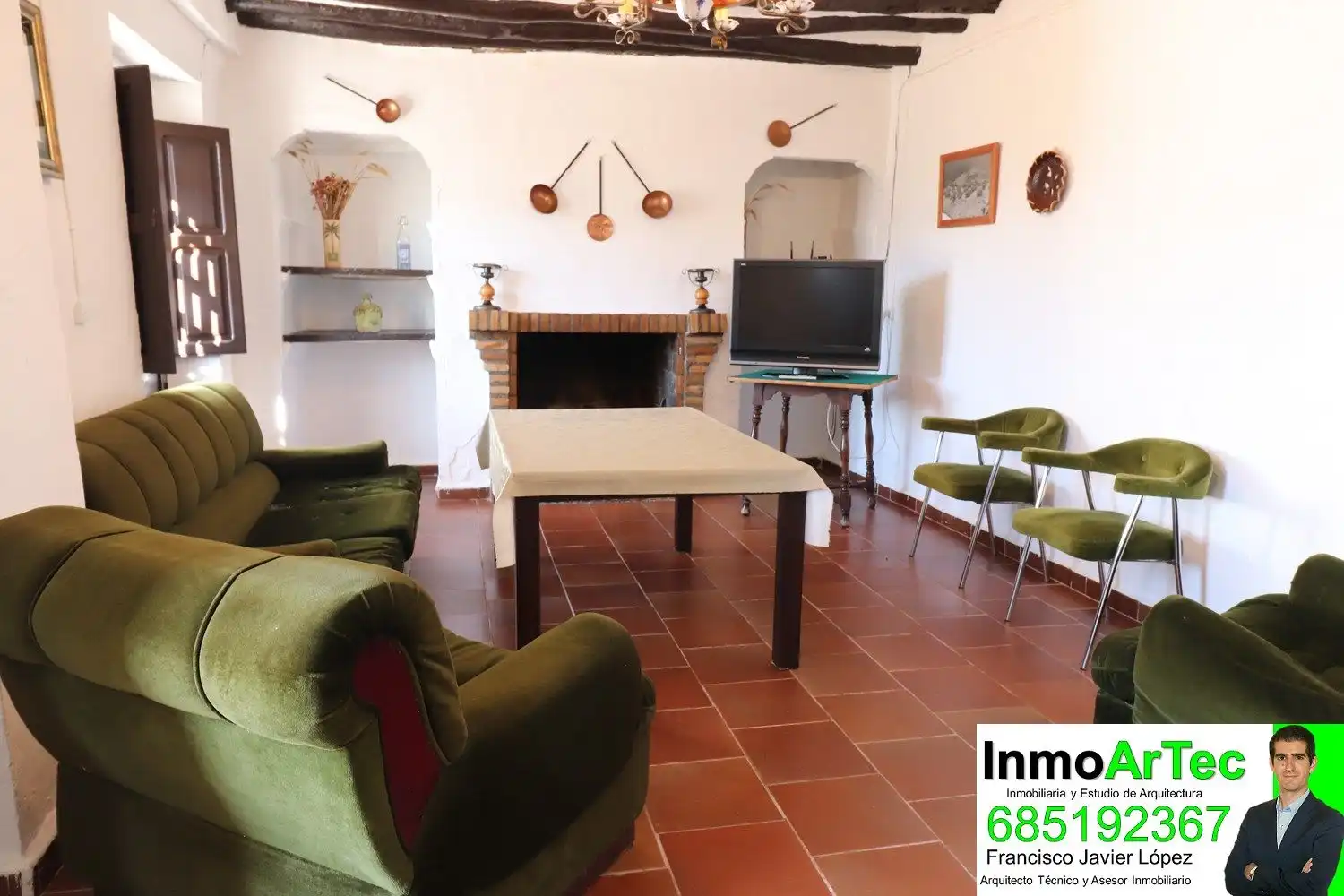 Sala d'estar de Finca rústica en venda en Loja amb Jardí privat, Terrassa i Traster