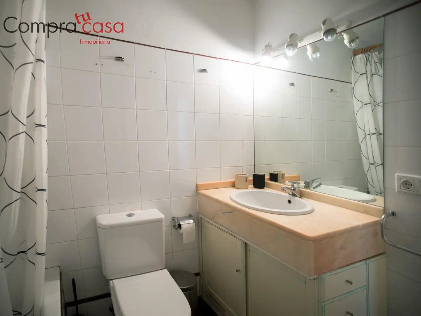 Bathroom of Houses for rent in Segovia  with Heating, Private garden and Storage room