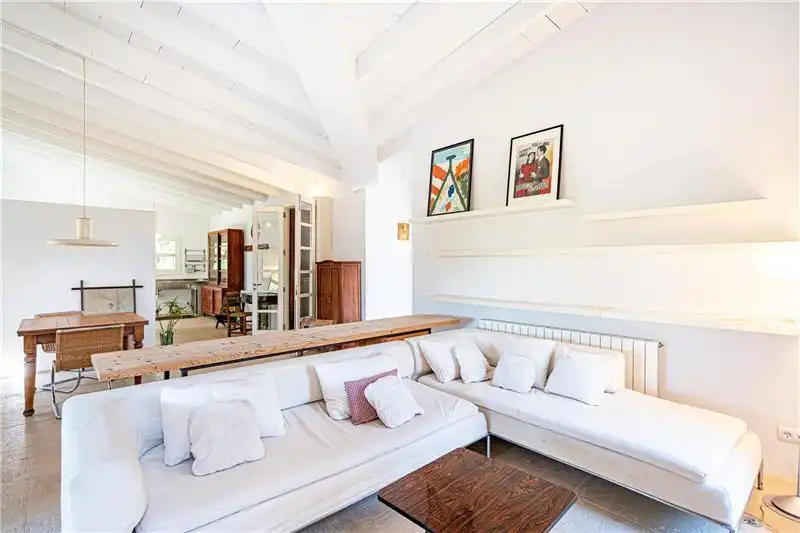 Sala de estar de Finca rústica de alquiler en Selva con Calefacción, Jardín privado y Terraza