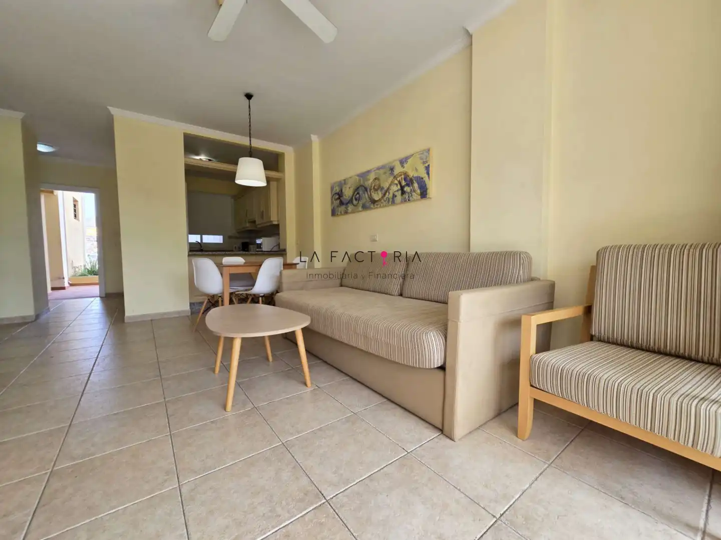 Sala de estar de Apartamento en venta en Arona con Terraza, Amueblado y Piscina comunitaria