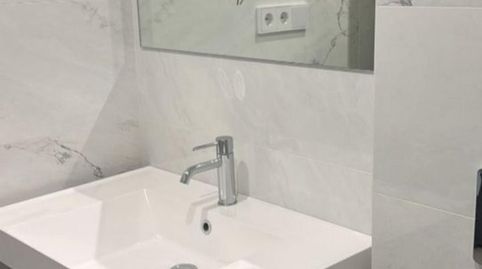 Foto 3 de Piso en venta en Calle Martínez Catena, Puerto Deportivo, Fuengirola
