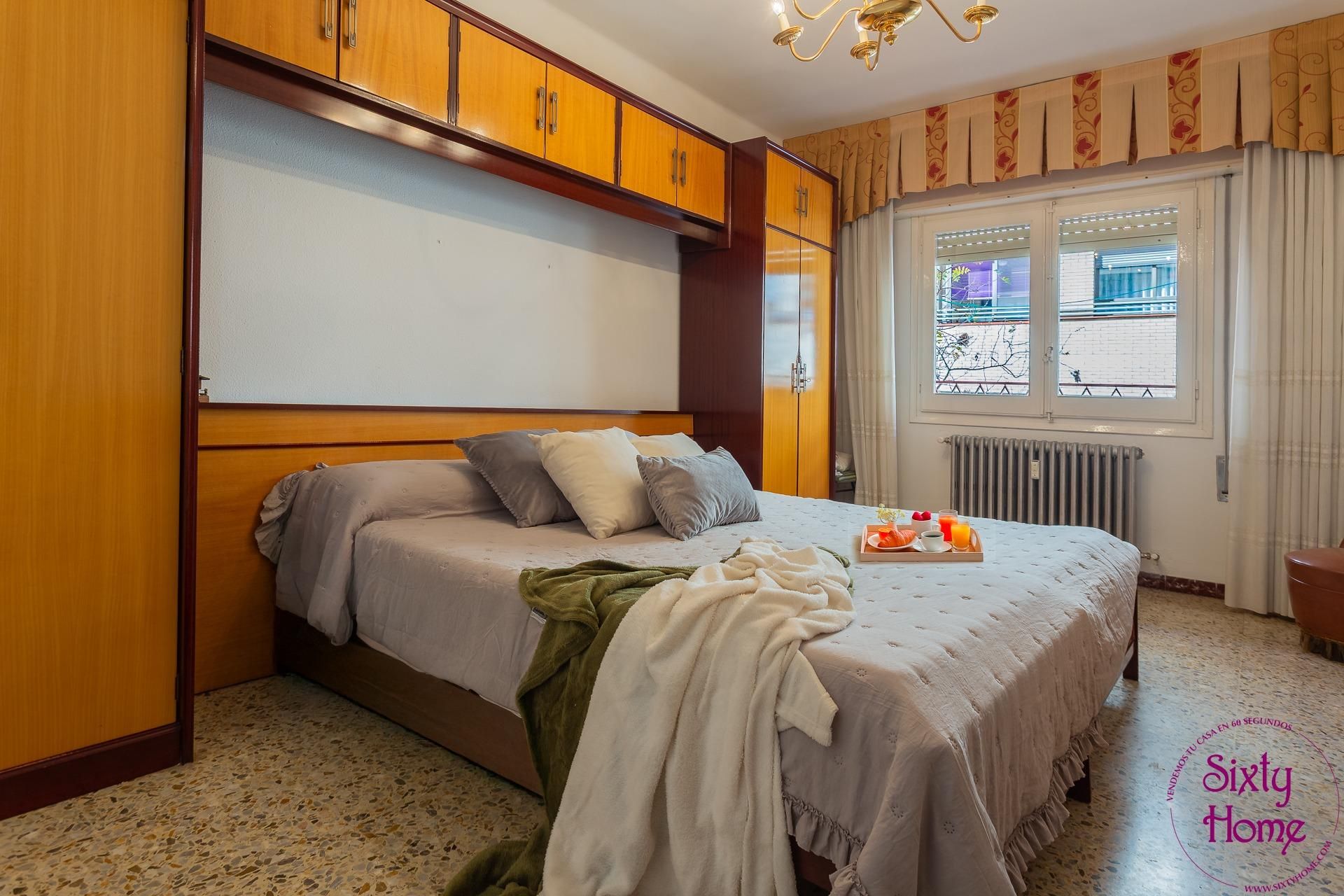 Dormitori de Pis en venda en  Zaragoza Capital amb Calefacció i Terrassa