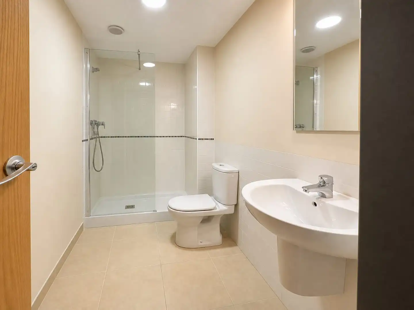 Baño de Casa adosada en venta en Mont-roig del Camp con Aire acondicionado, Jardín privado y Terraza