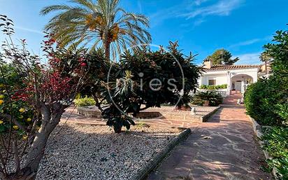 Vista exterior de Casa o xalet en venda en Turís amb Calefacció, Jardí privat i Terrassa