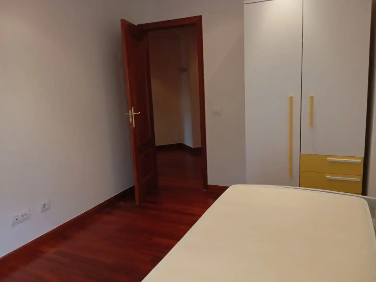 Dormitori de Pis en venda en Ampuero amb Balcó
