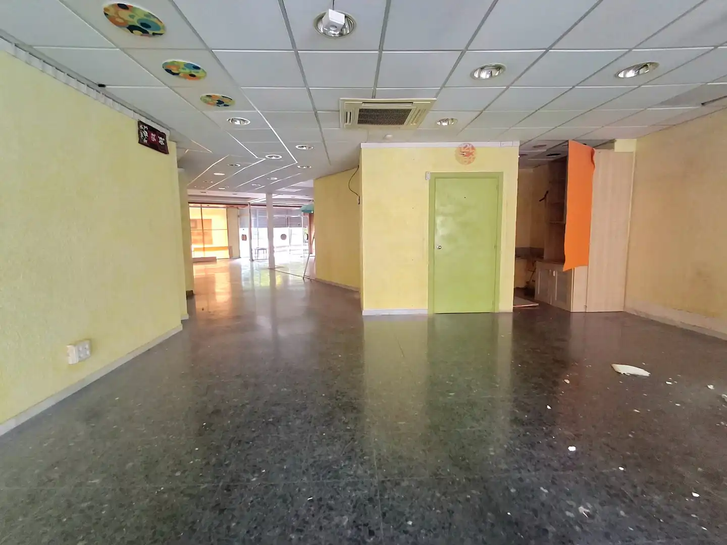Local en venta en Carrer de Marcelino Menéndez Pelayo, 6, Centre